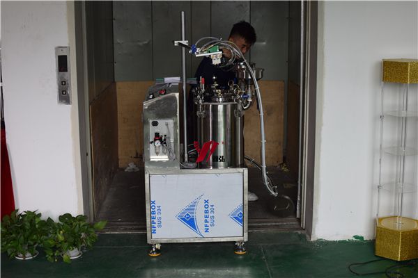 油漆刷自動灌膠機