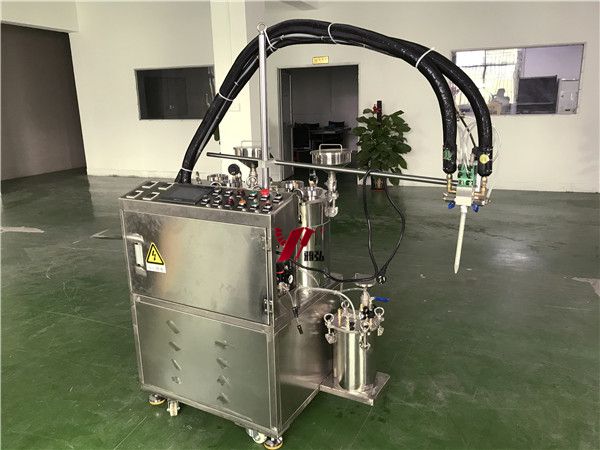 專業半自動灌膠機