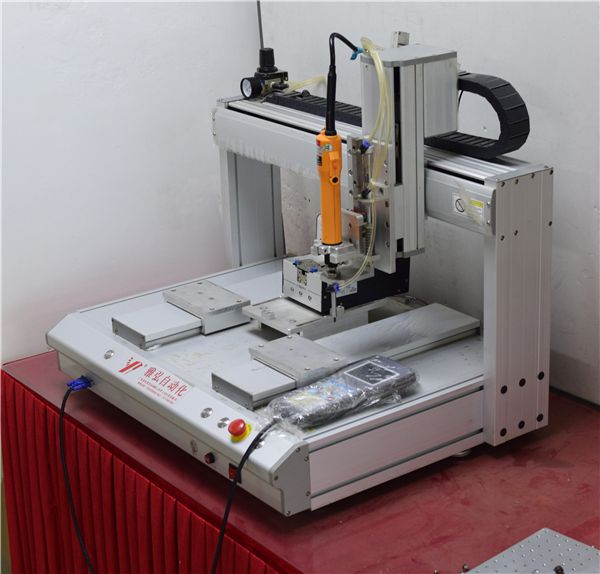 專用自動擰螺絲機生產