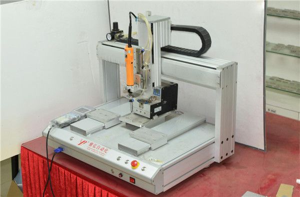 中國自動擰螺絲機廠家